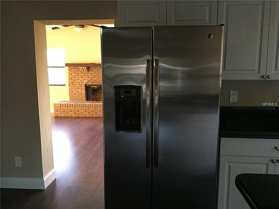 4th image of 8818 Oak Cir