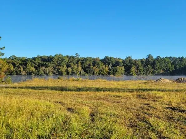 1 Alton Cir, Waycross, GA 31501