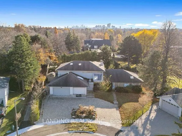 1 Caldy Ct Unit 2, Toronto, ON M2L 2J5