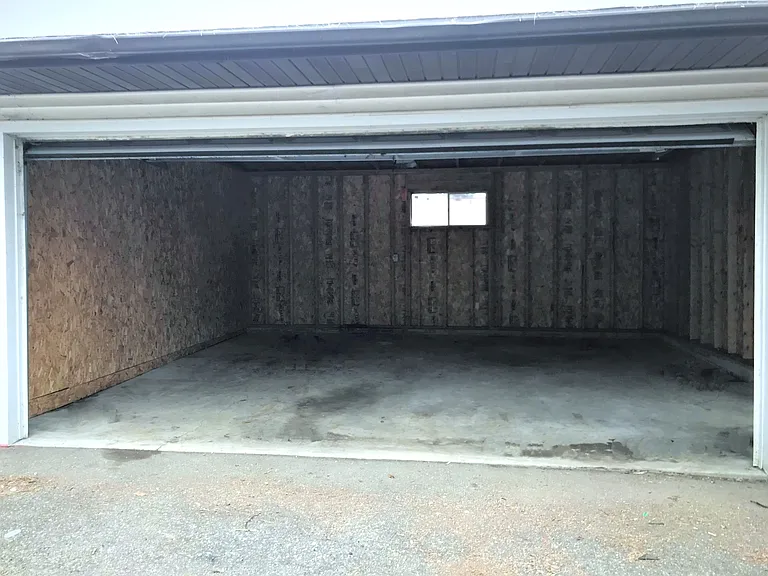 2367 Chalet Gardens Rd — Photo 13