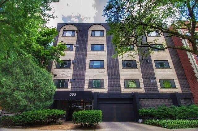 1st image of 505 W Melrose St APT 509