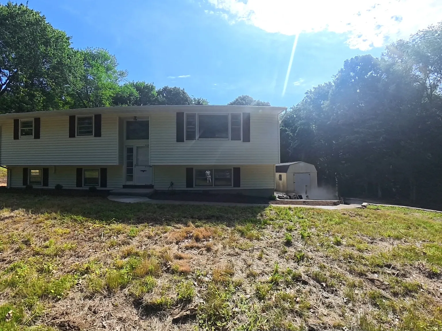 4 bed, 2400 sqft, $3,600 — Photo 2