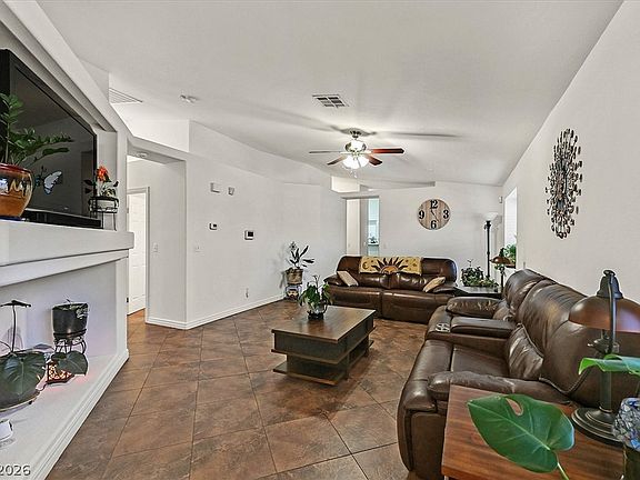 3rd image of 4940 Jimmy Buffet St