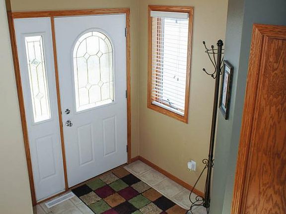 4th image of 1516 19th Ave E