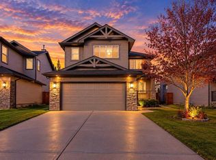 264 S Willowmere Way, Chestermere, AB T1X 0E1