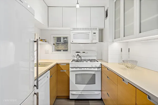 Rented by Corcoran | media 11