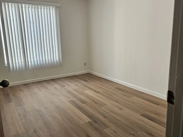 401 Cornell Ave #8 — Photo 7