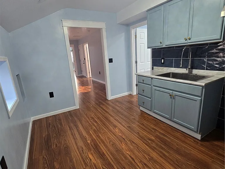 517 Goodyear Ave — Photo 3