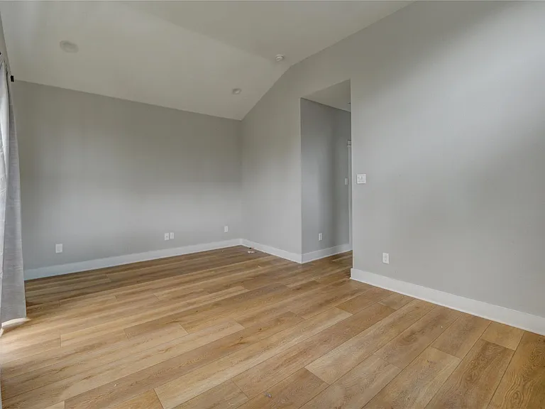 4220 McKinley St — Photo 43