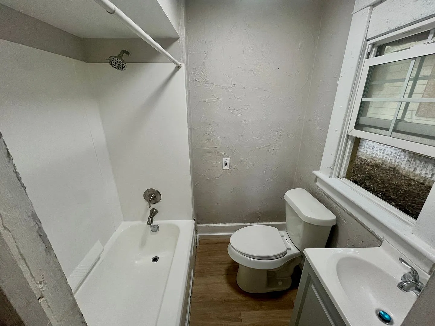 1141 McKinley Ave — Photo 3