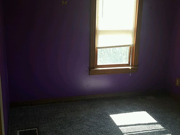 5th image of 132 Holley Ave