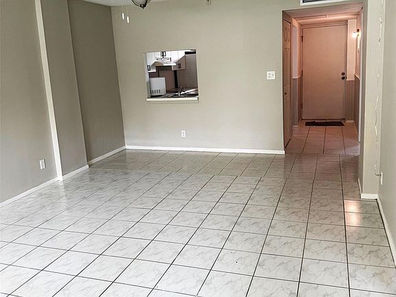 2nd image of 115 Royal Park Drive #1G