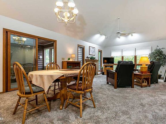 4th image of 5 Walnut Hill Ln