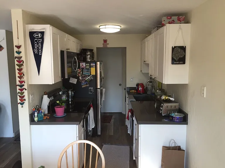 744 Belmont Pl E — Photo 5