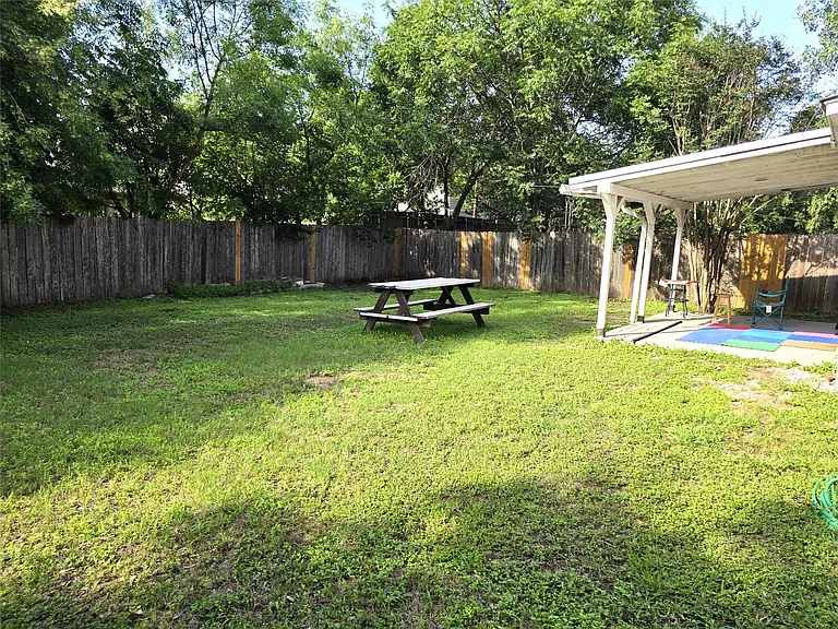 1600 Hollow Tree Blvd — Photo 16