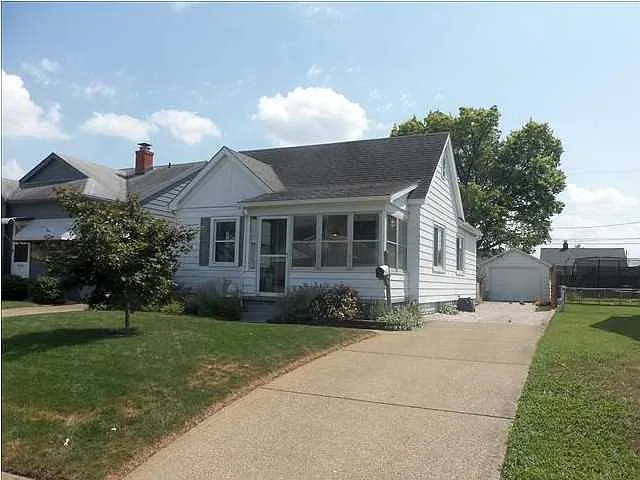 533 Van Dusen Ave photo 1