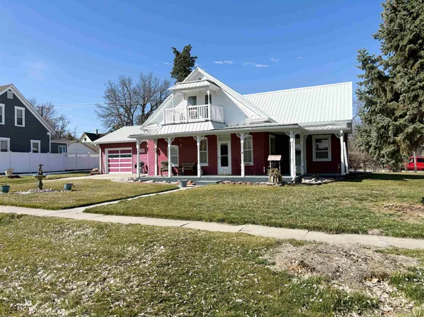 609 S 11th Ave, Broken Bow, NE 68822