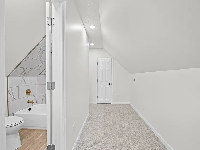 327 N 23rd St — Photo 27