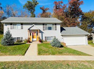 6 Dessa Rain Dr, Reedsburg, WI 53959