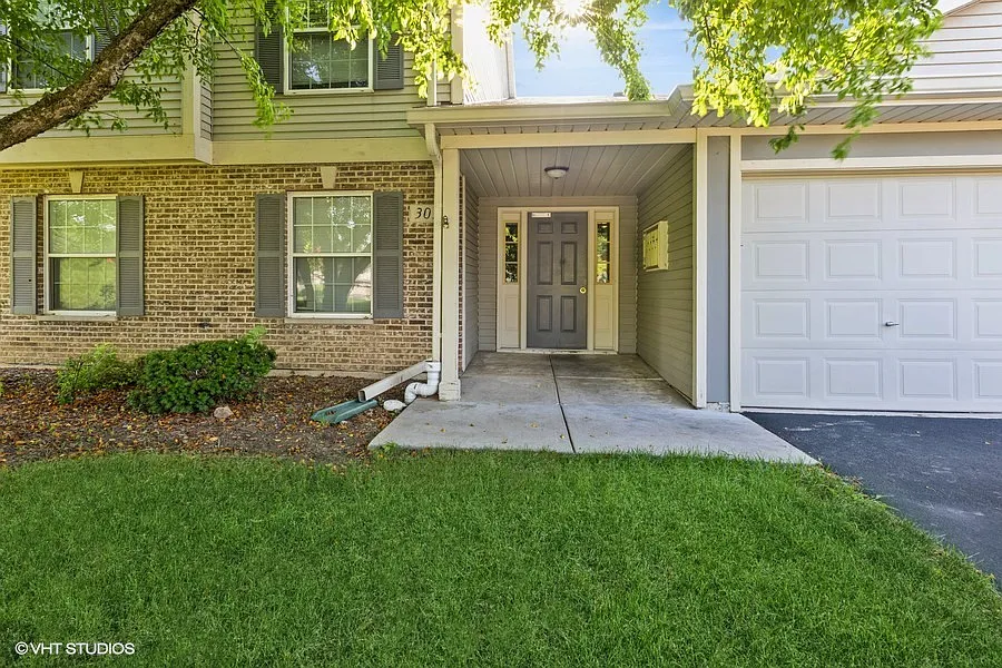 305 Buckingham Cir APT A photo 1