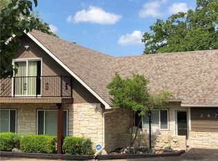 247 Lakepoint Loop, Pottsboro, TX 75076