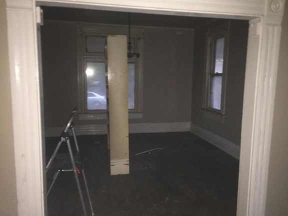 4th image of 183 N Central Ave