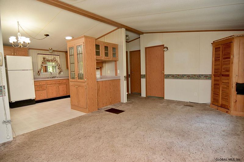 5th image of 344 LANFEAR Road
