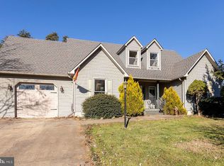 408 S Lakeview Dr, Cross Junction, VA 22625