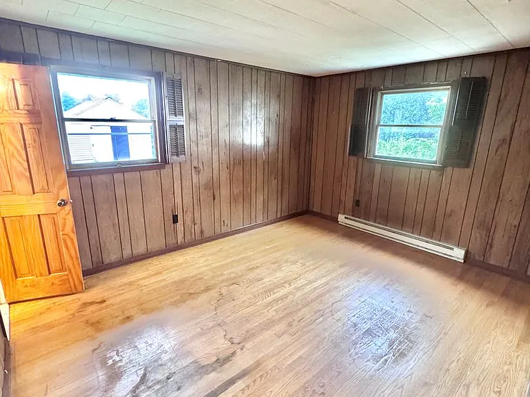 8325 Schantz Rd — Photo 15