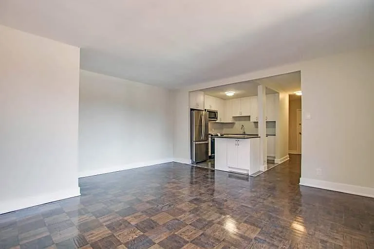 Heathdale Court — Photo 3