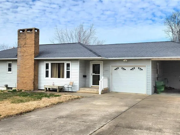 1301 Knott St, Chester, IL 62233