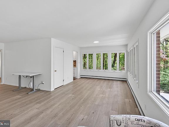 5th image of 454 Kirk Ln