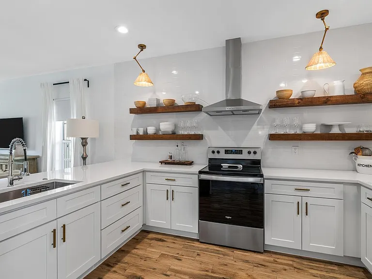 13531 Fountain View Blvd — Photo 5