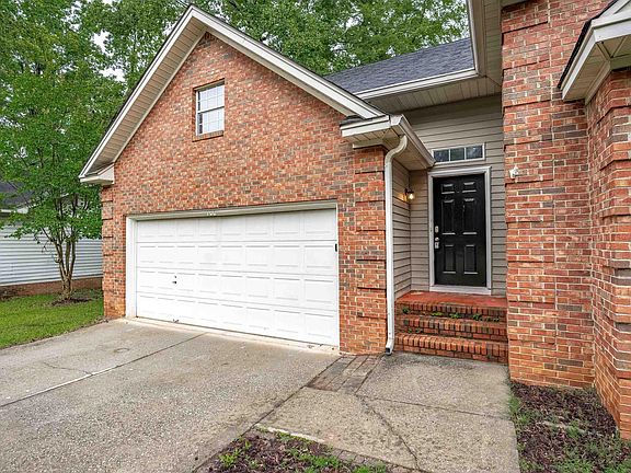 3rd image of 100 Chippenham Cir