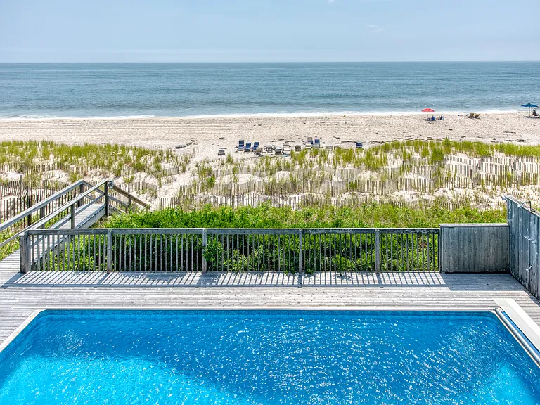40 Dune Rd — Photo 1