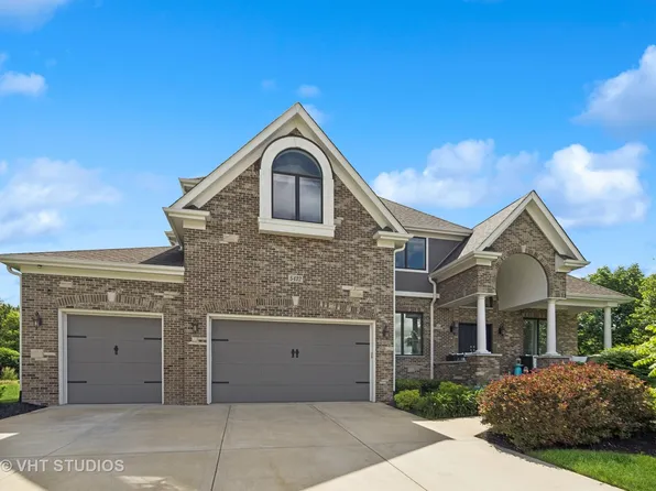 5432 Silk Oak Dr, Naperville, IL 60564