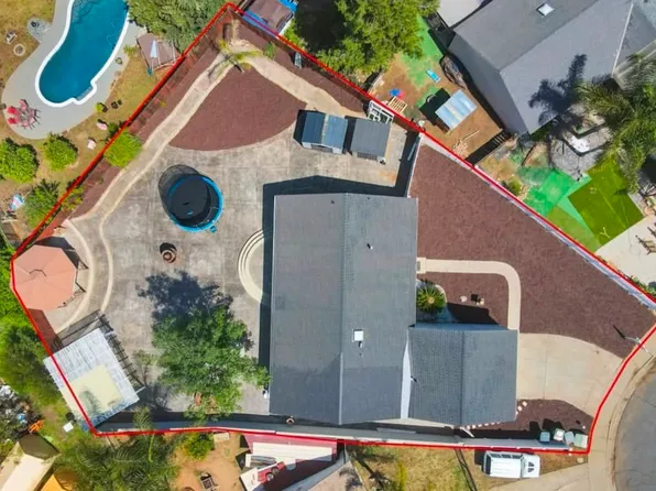 2136 Geneva Pl, Escondido, CA 92027