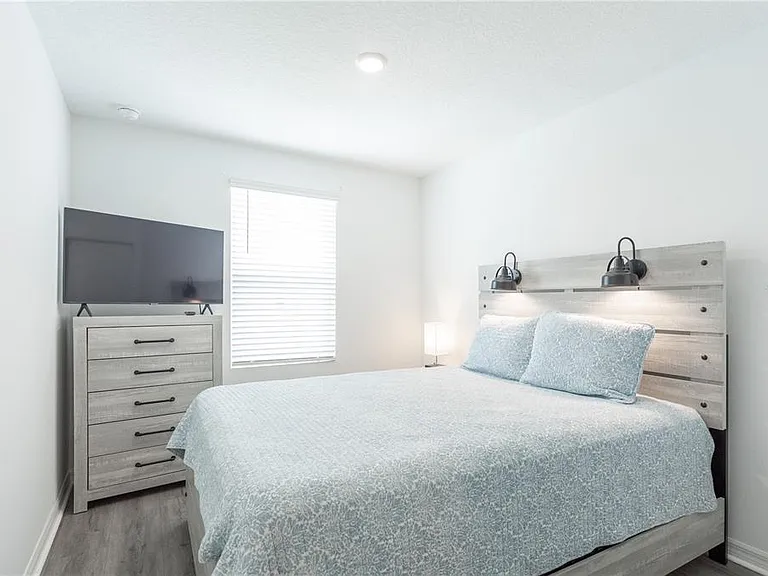 8473 Lunar Skye St — Photo 43