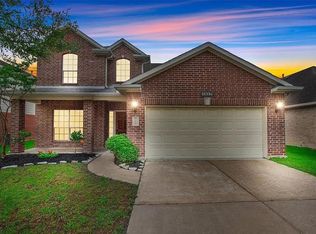 10039 Noisy Waters Dr, Houston, TX 77095