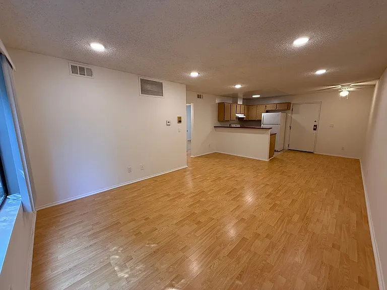 Park Edgecliffe Apartment Community — Photo 2