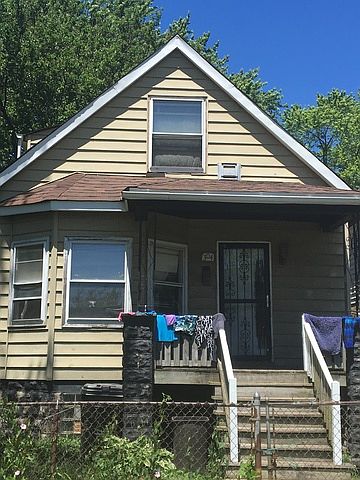 2nd image of 304 W 106th Pl