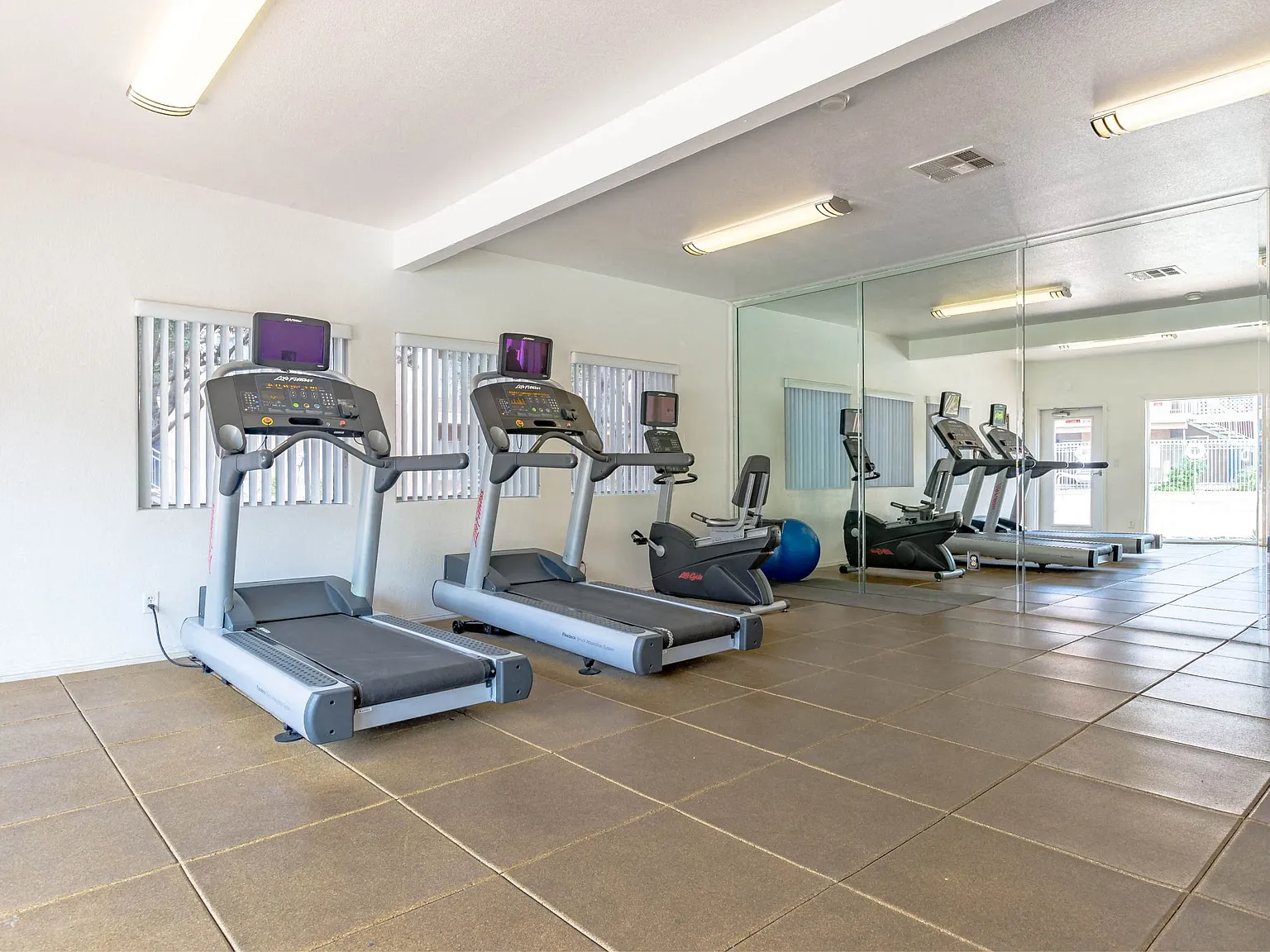 Playa Vista Apartments — Photo 4