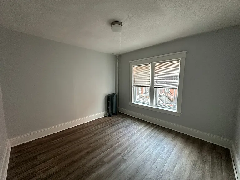 56-60 Fort Pleasant Avenue — Photo 9