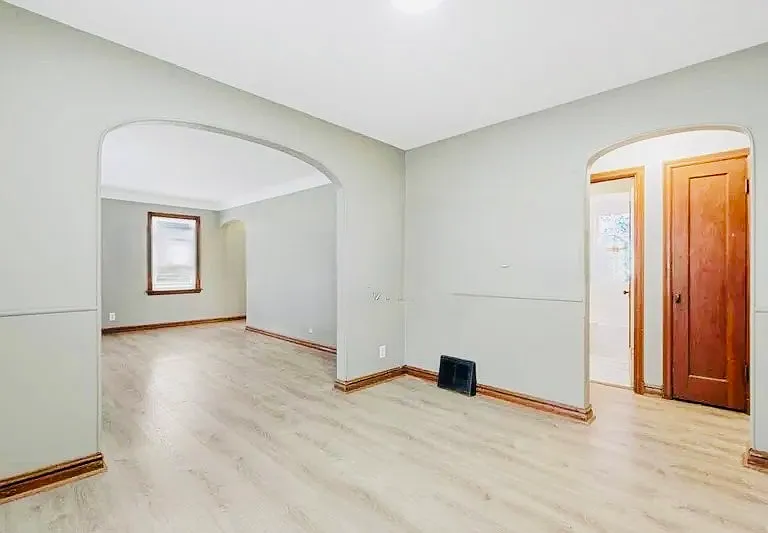 242 S Hartnett Ave — Photo 3