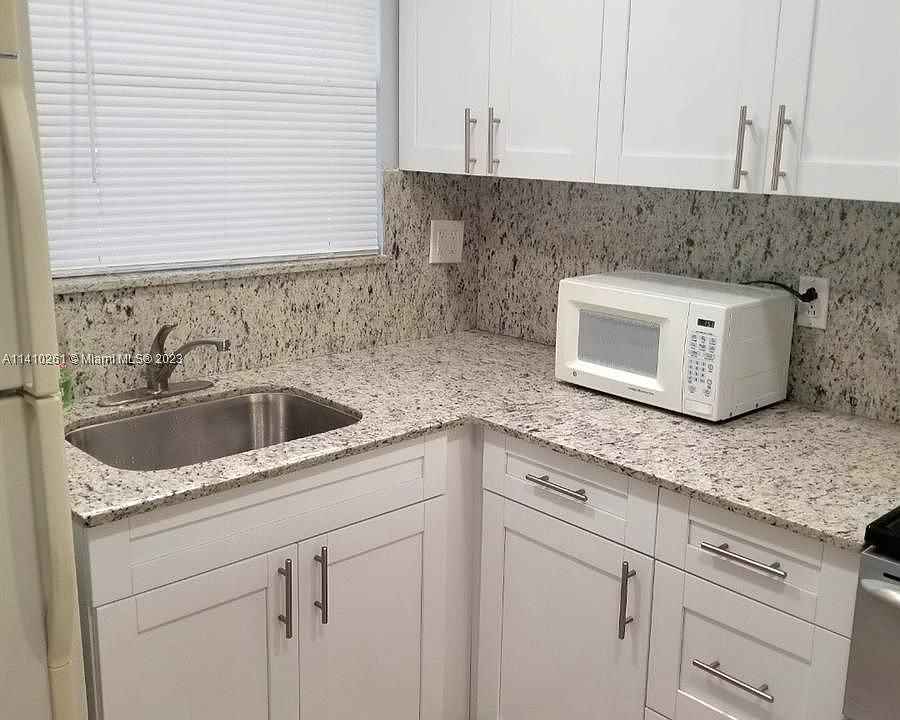 1st image of 8110 Sunrise Lakes Blvd APT 106