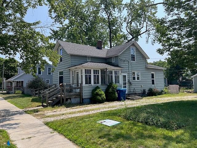 1st image of 303 W Tinkham Ave