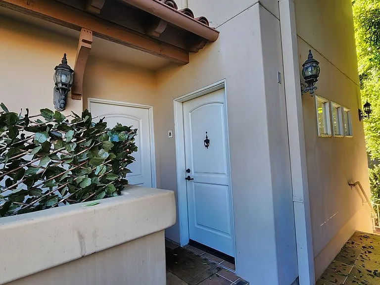 4735 Gloria Ave #5 — Photo 4