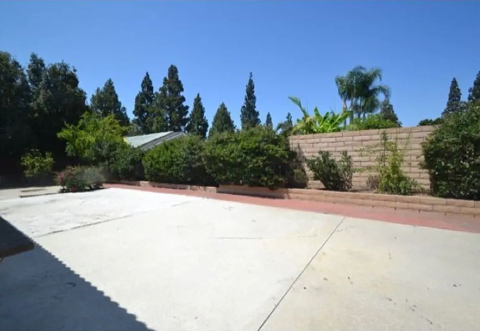 1st image of 2705 E Virginia Ave