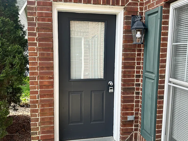 276 Kelly Blvd — Photo 26
