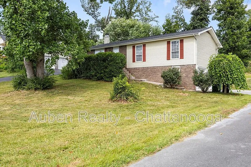 4015 Shady Oak Dr